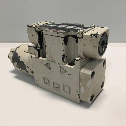 Used NACHI Directional Control Valve SS-G01-A04-GR-D2-9331A #91601