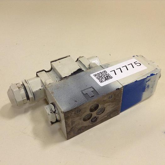 Used VICKERS Directional Control Valve DG4V32AMP7H7P2050 #77775