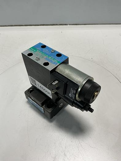 Used VICKERS DG4V-3S-8BL-VM-U-HL7-61-EN490