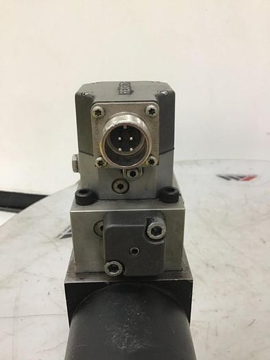 Used REXROTH Valve 4WRD25Q32531/10L2 Used