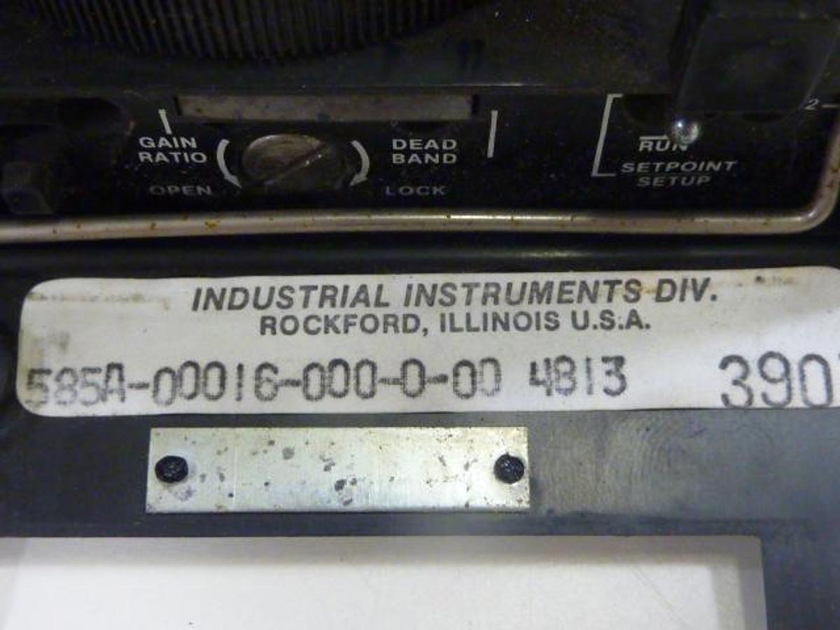 Used BARBER COLMAN Temperature Controller 585A-00016-000-0-00 Used