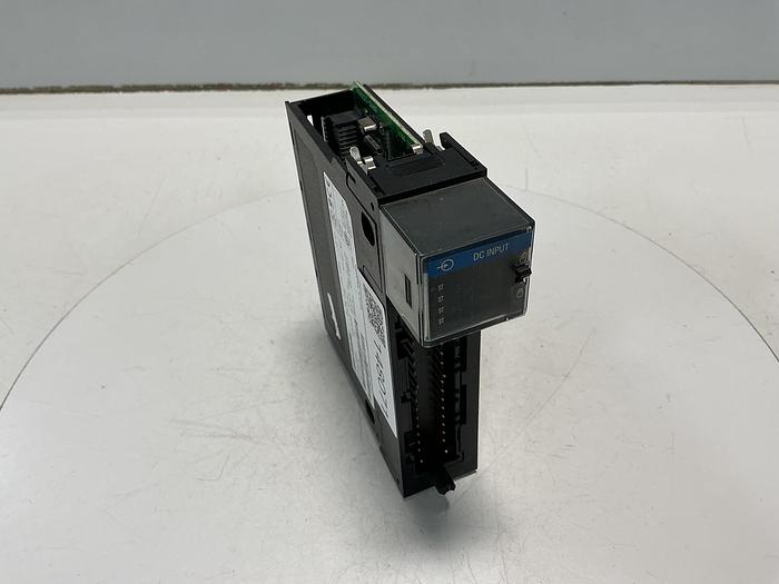 Used ALLEN BRADLEY 1756-IV32 SERIES A