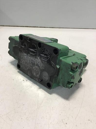 Used VICKERS Directional Control Valve DG4V-3-6C-M-U-HL7-60-B13 Used