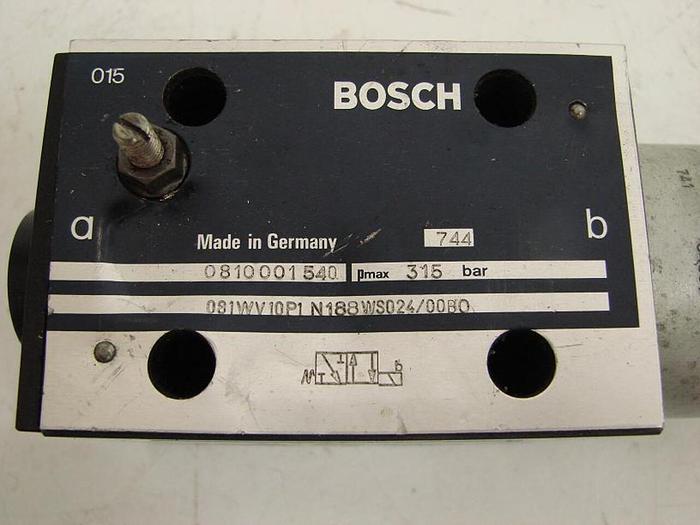 Used BOSCH Hydraulic Valve 0 810 001 540 Used