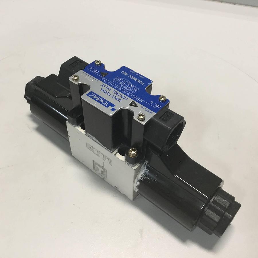 Used TOKIMEC Directional Control Valve DG4V-3-6C-M-P7-H-7-52 USED