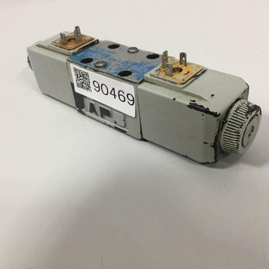 Used VICKERS Directional Valve DG4V-3-6C-M-U-HL7-60 Used