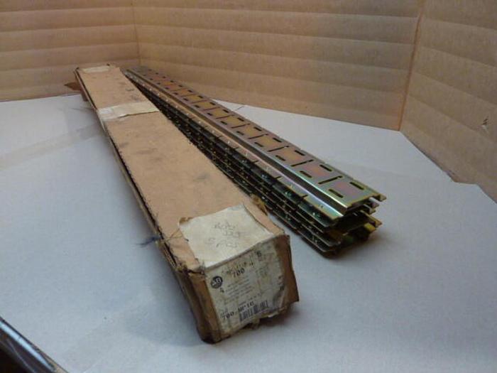 ALLEN BRADLEY Relay Mounting Strip 700-MP16 SER B #28481