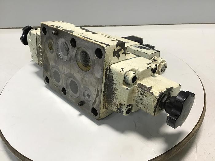 Used YUKEN DSHG-06-3C2-R2-D24-51163 Valve Used #145685