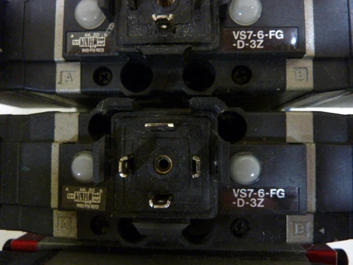 Used SMC Control Block w/ Valves VS7-6-FG-D-32 #60107