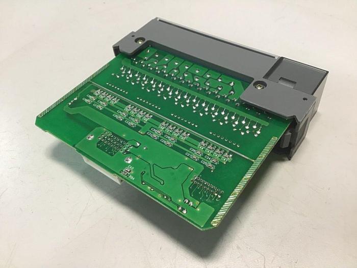 Used ALLEN BRADLEY Input Module 1746-IB16 SER C #112952