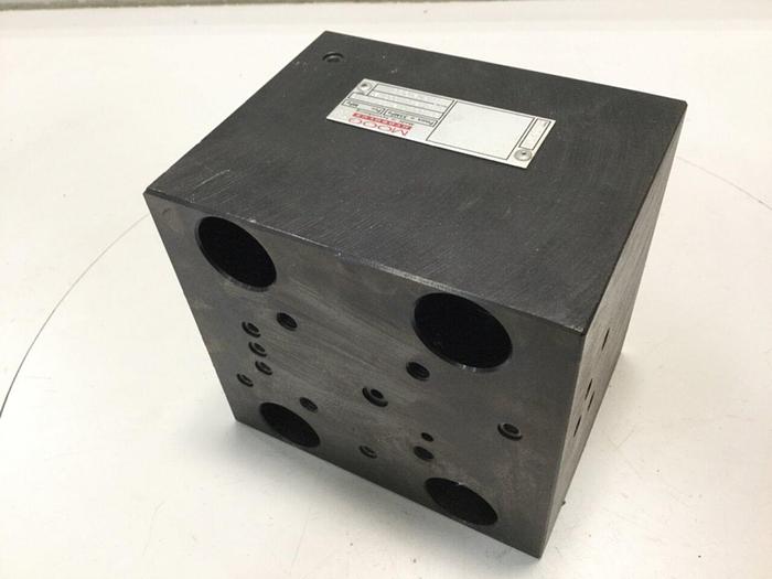 Used MOOG Hydrolux Valve CCE50C1RH2X06/SO:MC #109924