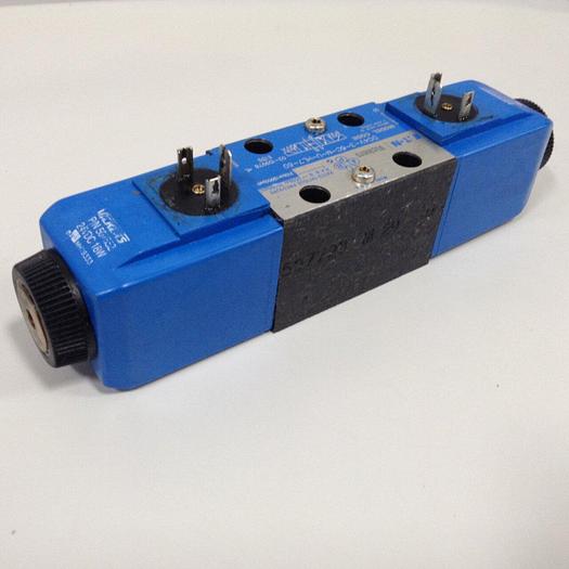 Used VICKERS Directional Valve DG4V-3-6C-M-U-HL7-60 Used