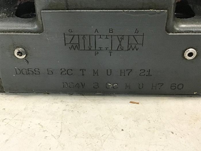 Used VICKERS Directional Valve DG4V-3-6C-M-U-H7-60 #142951