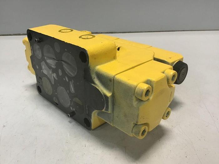 Used VICKERS Directional Valve DG4V-3-6C-M-U-HL7-60 Used