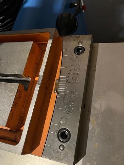 Used FABRIKSNY VÆRKTØJSSLIBER LAKFAM, MODEL NUA 25 MA