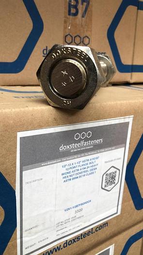 Tornillos tipo espárrago de uso industrial