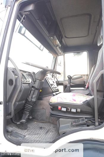 Used 2001 IVECO Eurotech 190E27 R 19 ton isothermic box lorry