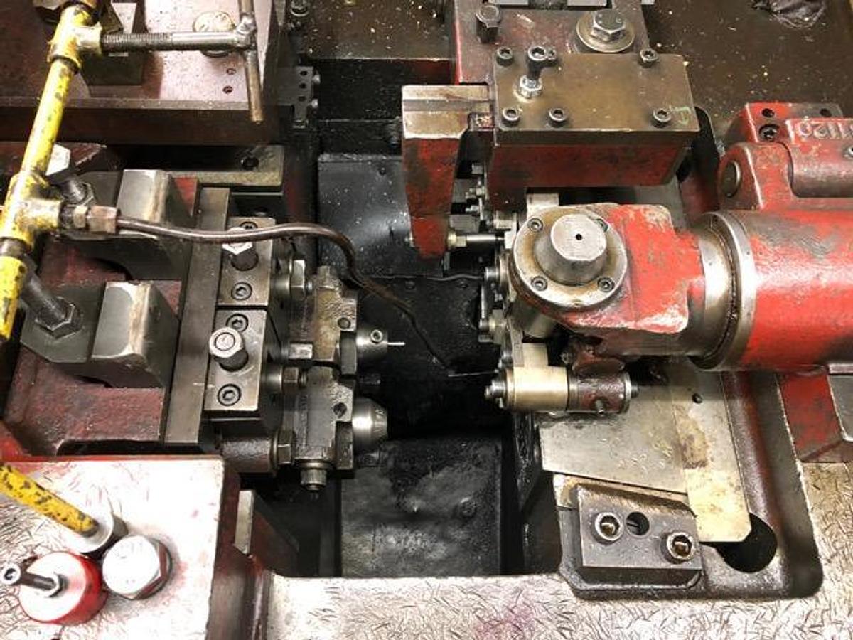 Gebraucht ASAHI OKUMA AOT-10B – 2 Matrizen / 2-Schlag Mehrstufenpresse (Cold Header)