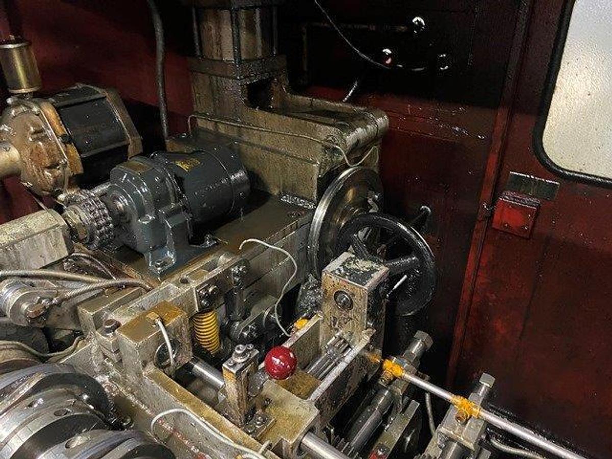 Gebraucht ASAHI OKUMA BF-1310-3 – 3 Matrizen / 3-Stufen Mehrstufenpresse (Progressive Header)