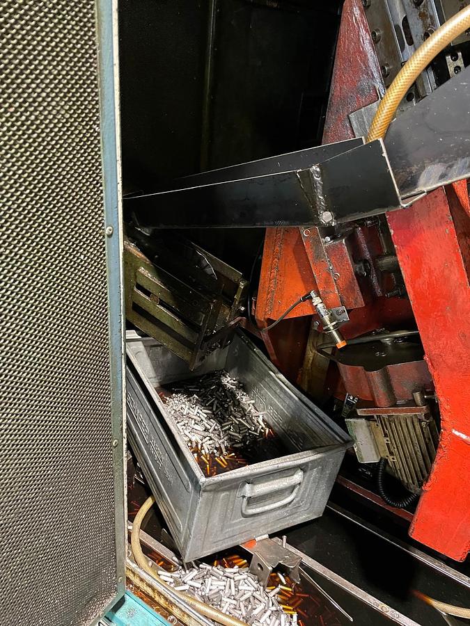 Gebraucht SACMA SP17 – 4 Matrizen / 7-Stufen Mehrstufenpresse (Boltmaker)