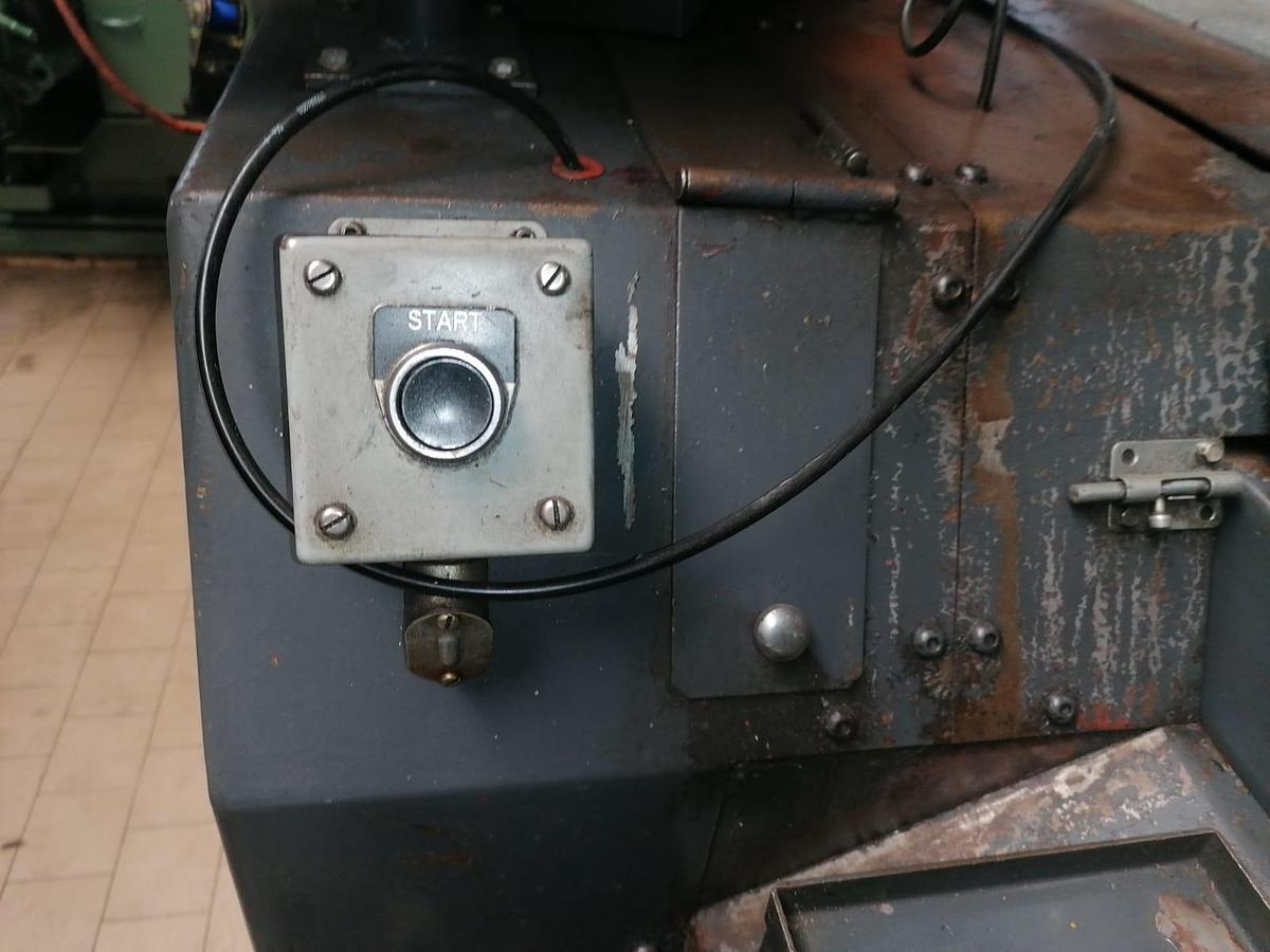 Gebraucht ASAHI OKUMA AOT-10B – 2 Matrizen / 2-Schlag Mehrstufenpresse (Cold Header)