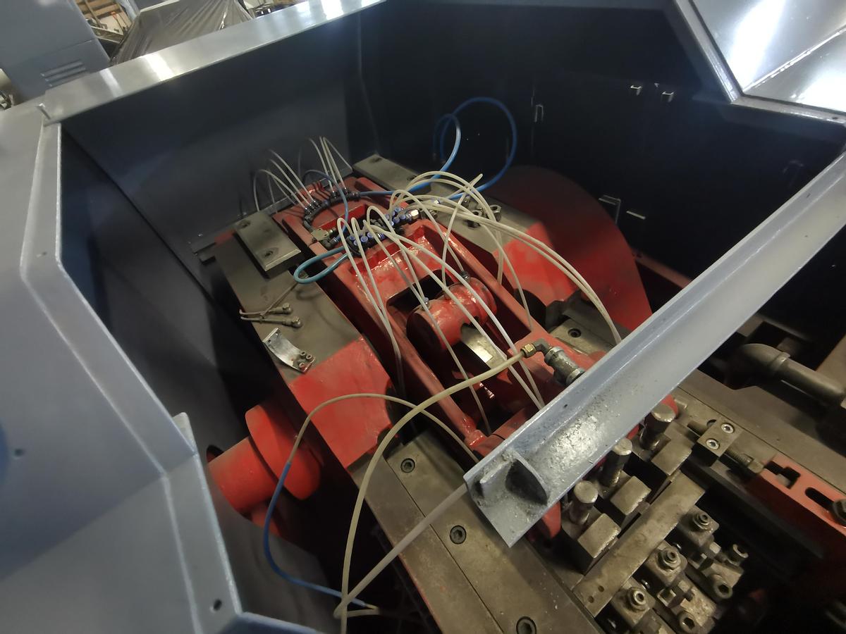 Gebraucht CHUN ZU CBF 63S – 3 Matrizen / 3-Stufen Mehrstufenpresse (Bolt Former)