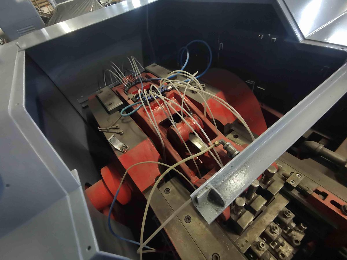 Gebraucht CHUN ZU CBF 63S – 3 Matrizen / 3-Stufen Mehrstufenpresse (Bolt Former)