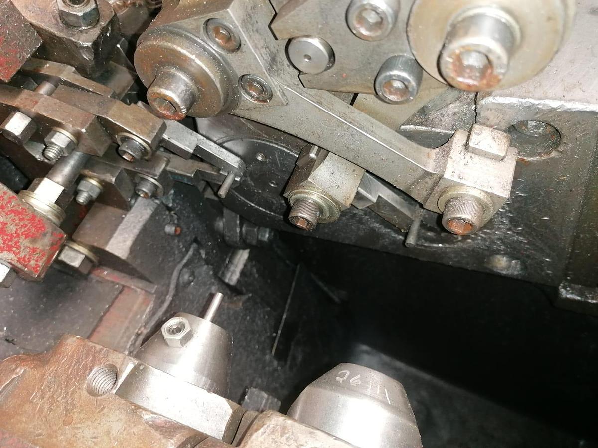 Gebraucht ASAHI OKUMA AOT-10B – 2 Matrizen / 2-Schlag Mehrstufenpresse (Cold Header)