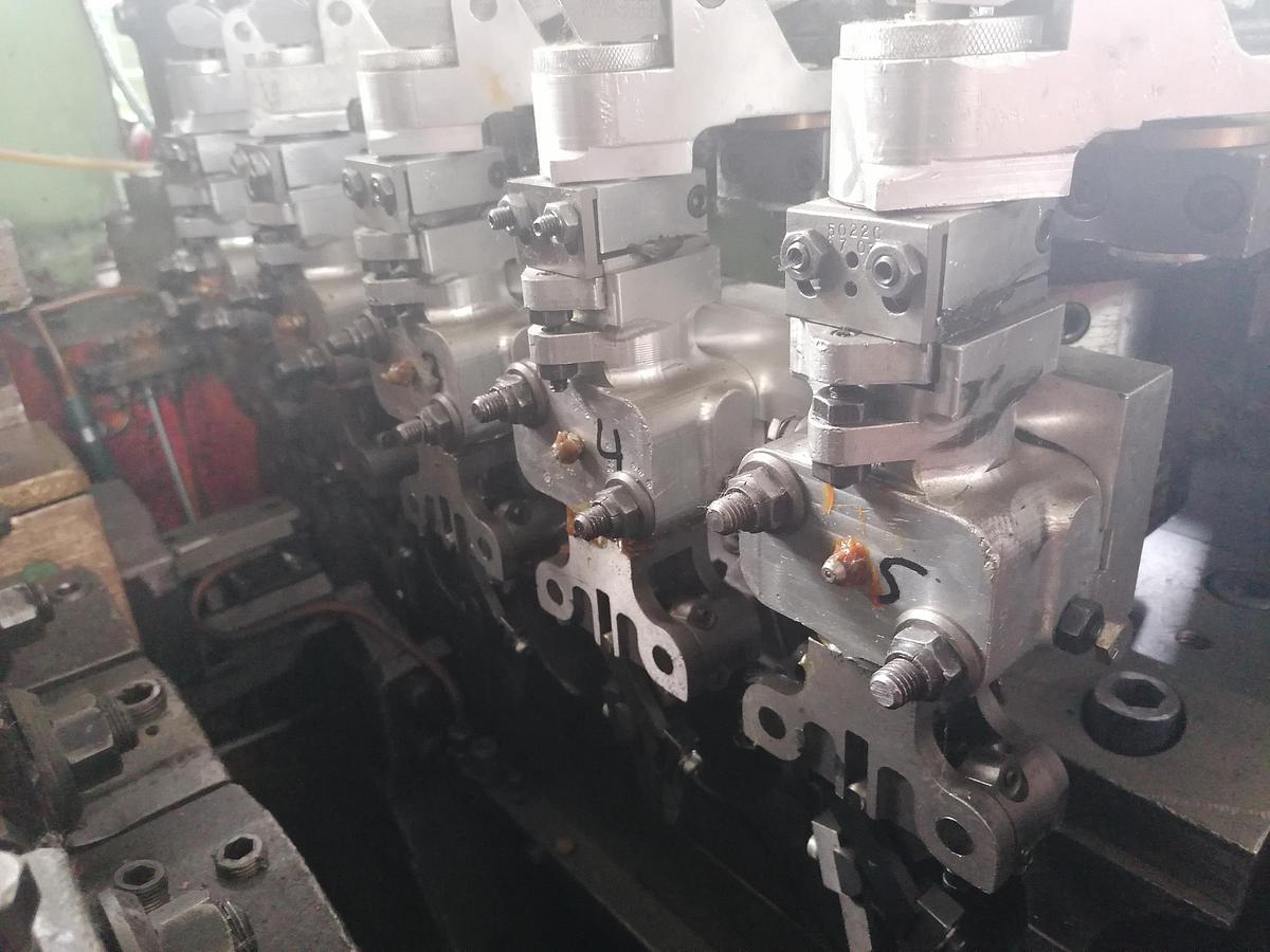 Gebraucht NATIONAL 625 – 5 Matrizen / 6-Stufen Parts Former mit Universaltransfer