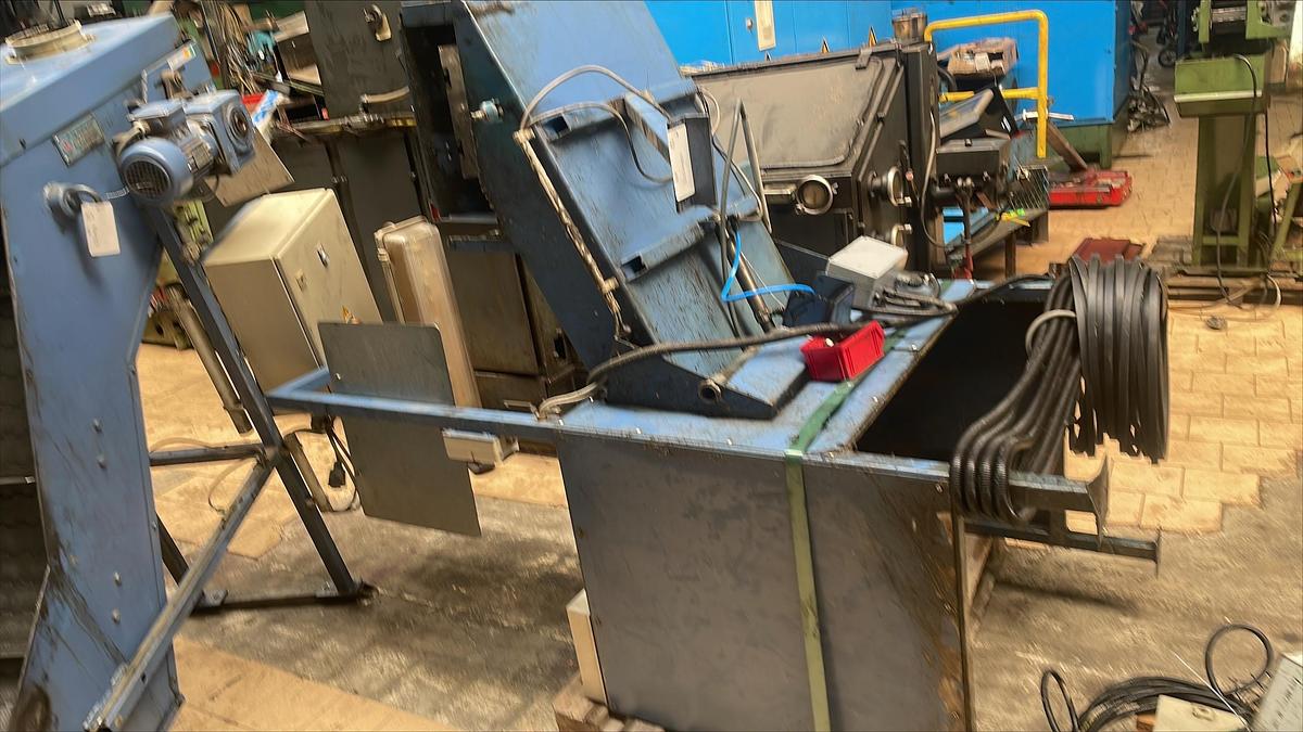Gebraucht NEDSCHROEF BL4 – 4 Matrizen / 7-Stufen Mehrstufenpresse (Boltmaker)