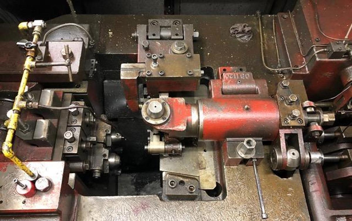 Gebraucht ASAHI OKUMA AOT-10B – 2 Matrizen / 2-Schlag Mehrstufenpresse (Cold Header)