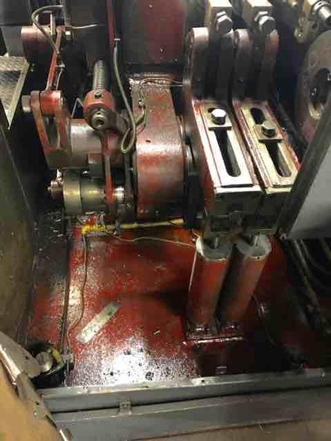 Gebraucht ASAHI OKUMA AOT-10B – 2 Matrizen / 2-Schlag Mehrstufenpresse (Cold Header)