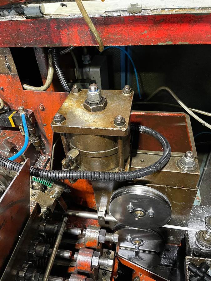 Gebraucht SACMA SP17 – 4 Matrizen / 7-Stufen Mehrstufenpresse (Boltmaker)