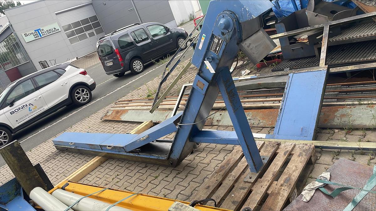 Gebraucht NEDSCHROEF BL4 – 4 Matrizen / 7-Stufen Mehrstufenpresse (Boltmaker)