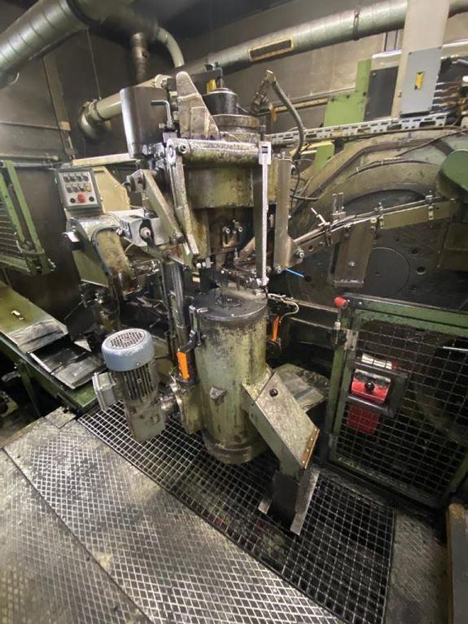 Gebraucht NEDSCHROEF HPT 6 – 4 Matrizen / 7-Stufen Mehrstufenpresse (Boltmaker)