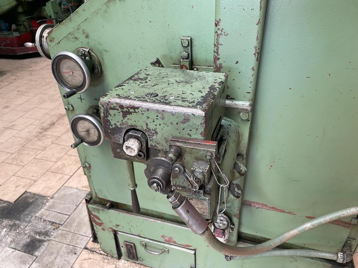 Gebraucht 1980 NATIONAL 51 Rivet Header