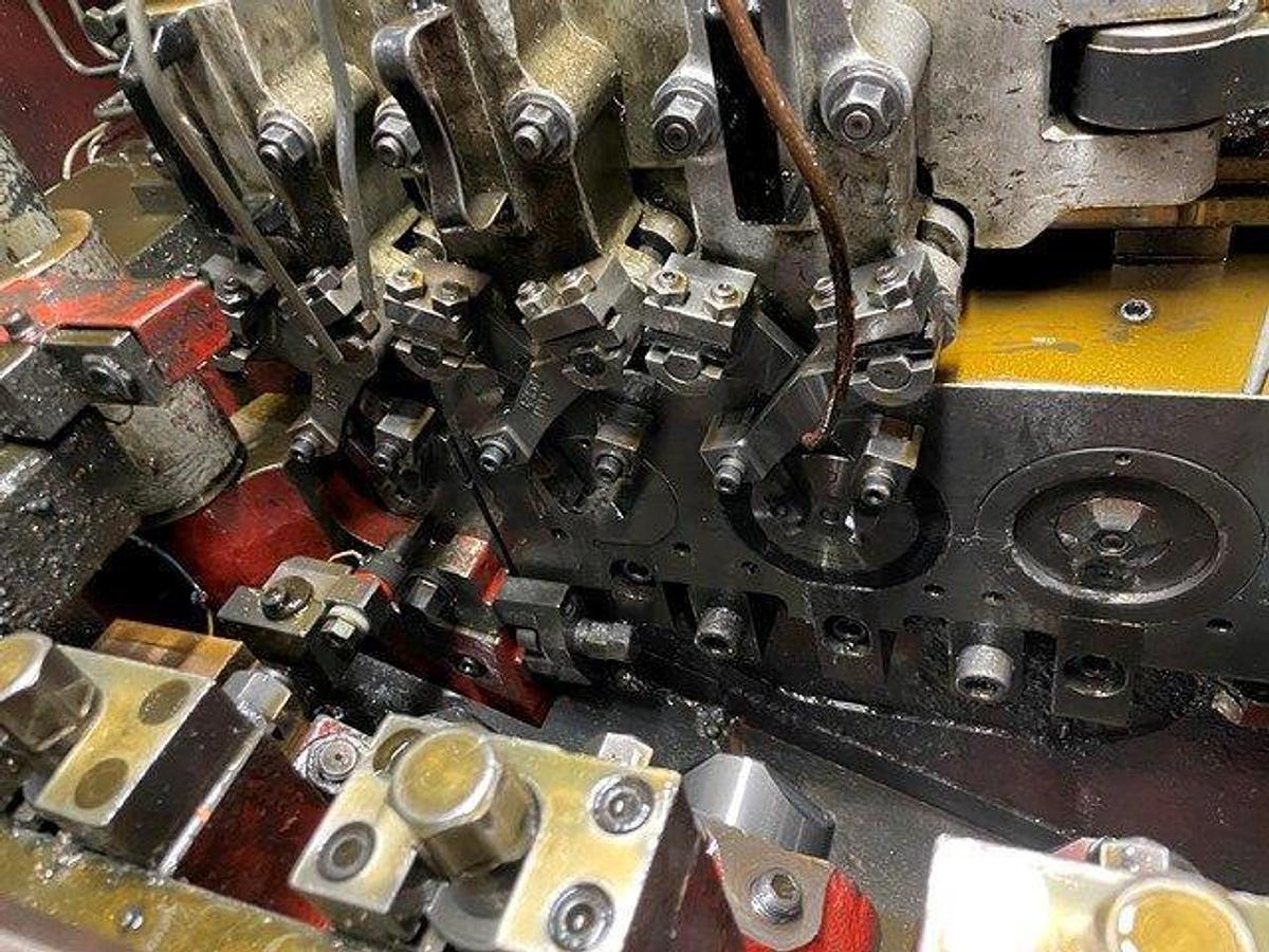 Gebraucht ASAHI OKUMA BF-1310-3 – 3 Matrizen / 3-Stufen Mehrstufenpresse (Progressive Header)