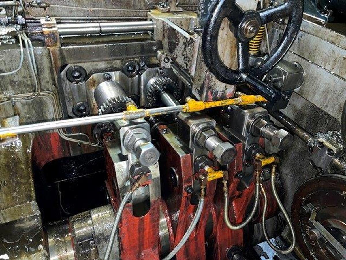 Gebraucht ASAHI OKUMA BF-1310-3 – 3 Matrizen / 3-Stufen Mehrstufenpresse (Progressive Header)