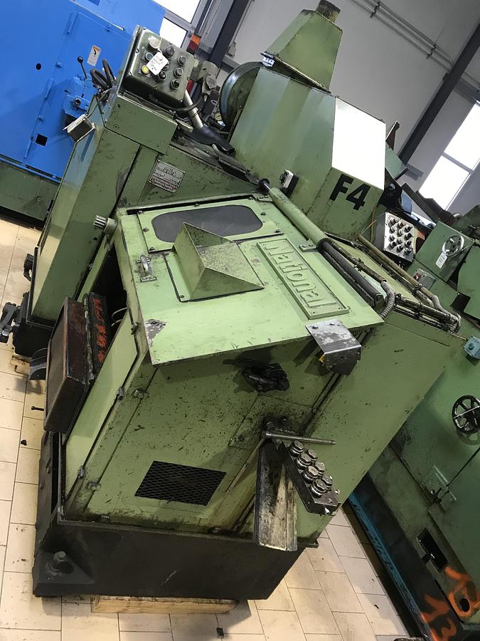 Gebraucht 1982 NATIONAL M5             Rivet Header