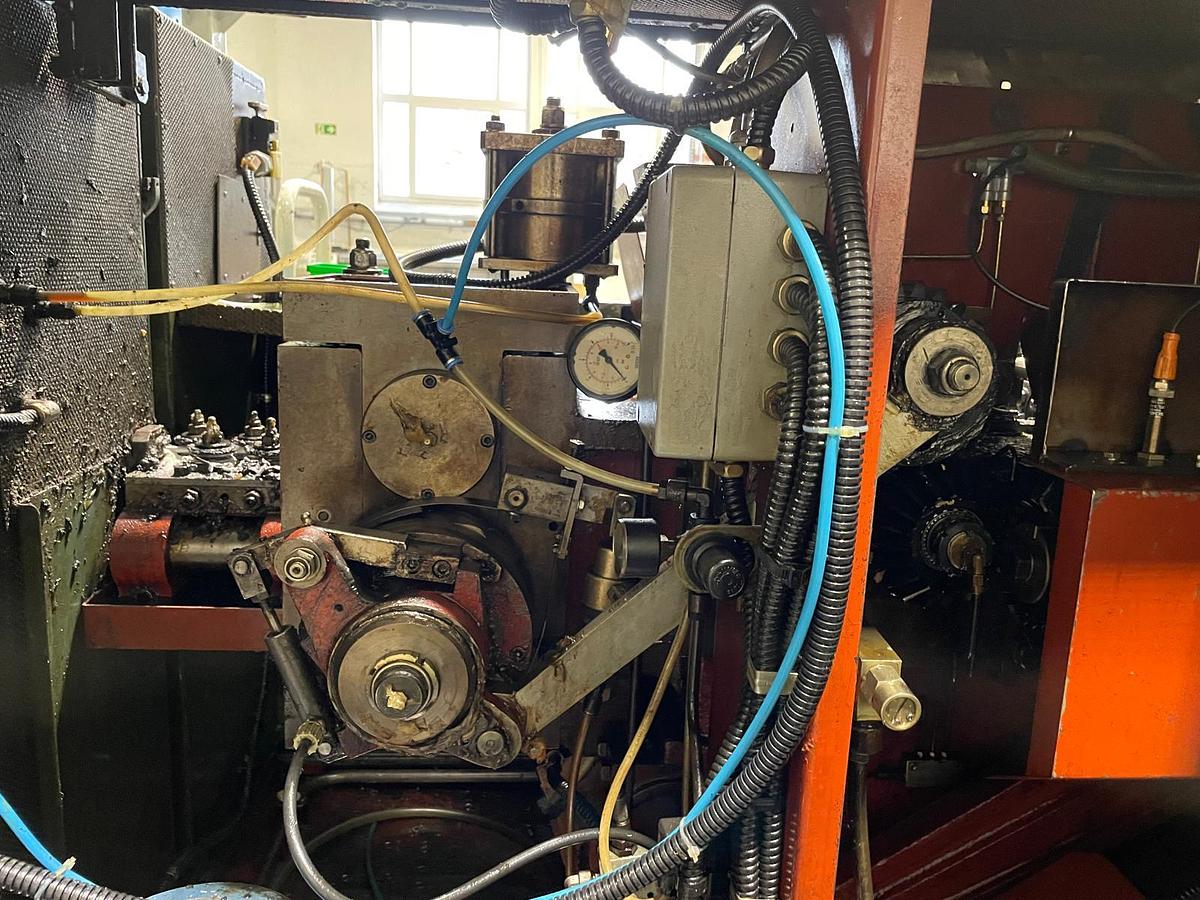 Gebraucht SACMA SP17 – 4 Matrizen / 7-Stufen Mehrstufenpresse (Boltmaker)