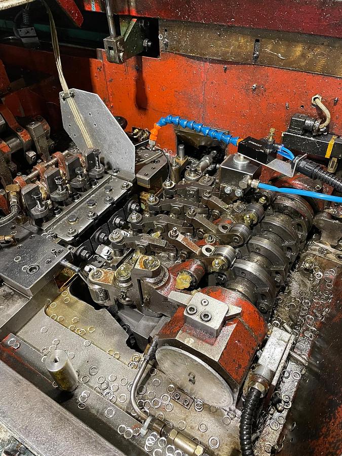 Gebraucht SACMA SP17 – 4 Matrizen / 7-Stufen Mehrstufenpresse (Boltmaker)