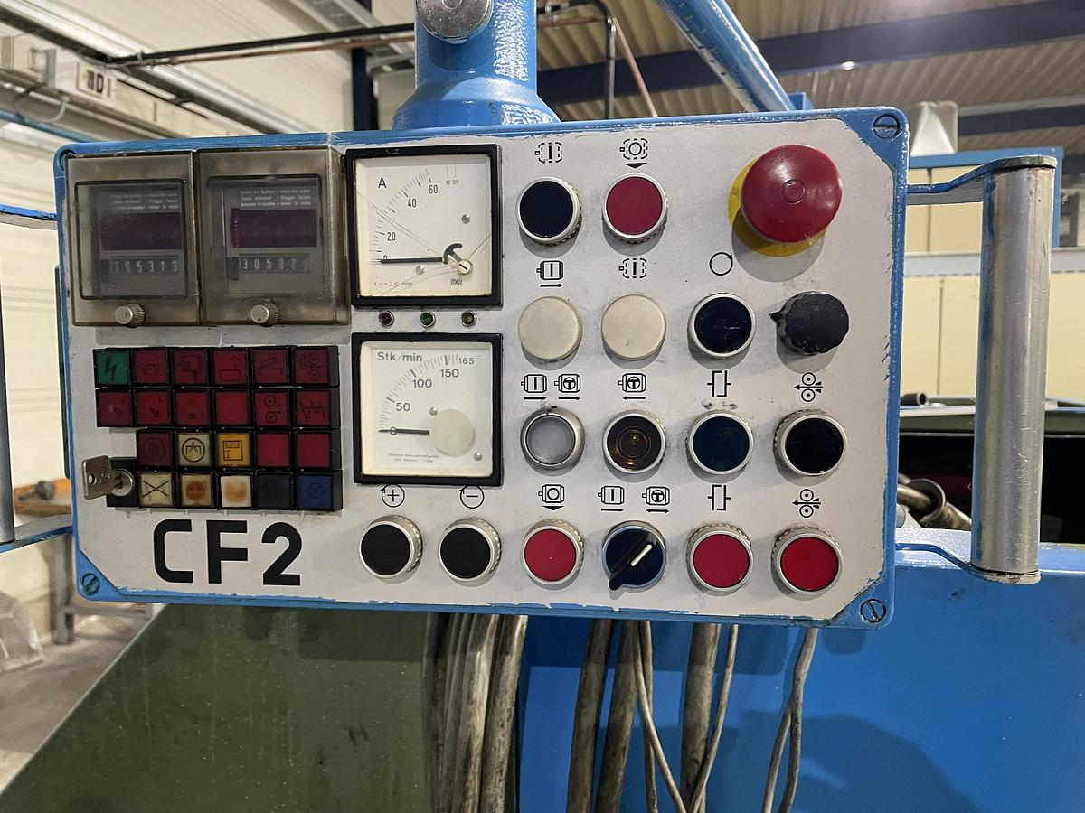 Gebraucht HILGELAND CF2 – 2 Matrizen / 3-Schlag Mehrstufenpresse (Cold Header)