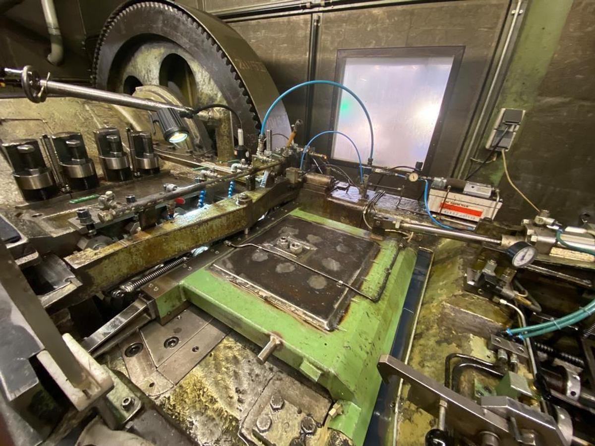 Gebraucht NEDSCHROEF HPT 6 – 4 Matrizen / 7-Stufen Mehrstufenpresse (Boltmaker)