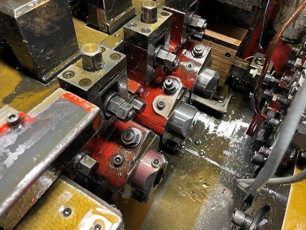 Gebraucht ASAHI OKUMA BF-1310-3 – 3 Matrizen / 3-Stufen Mehrstufenpresse (Progressive Header)