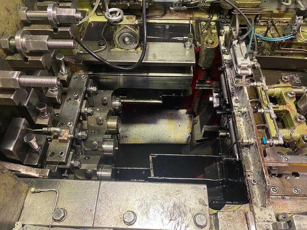 Gebraucht NEDSCHROEF BL4 – 4 Matrizen / 7-Stufen Mehrstufenpresse (Boltmaker)