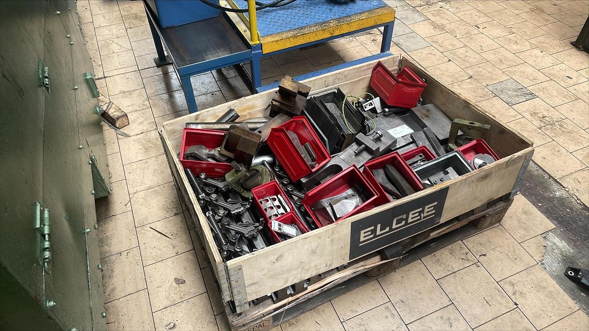 Gebraucht NEDSCHROEF BL4 – 4 Matrizen / 7-Stufen Mehrstufenpresse (Boltmaker)