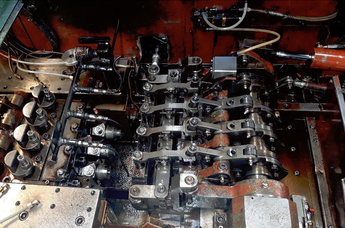 Gebraucht SACMA SP37 – 7-Stufen / 4-Matrizen Mehrstufenpresse (Boltmaker)