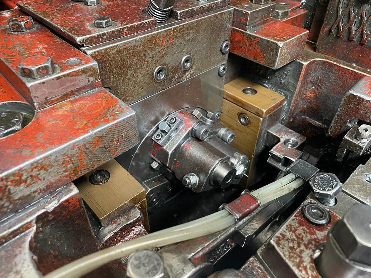 Gebraucht 1985 NATIONAL 51 Rivet Header