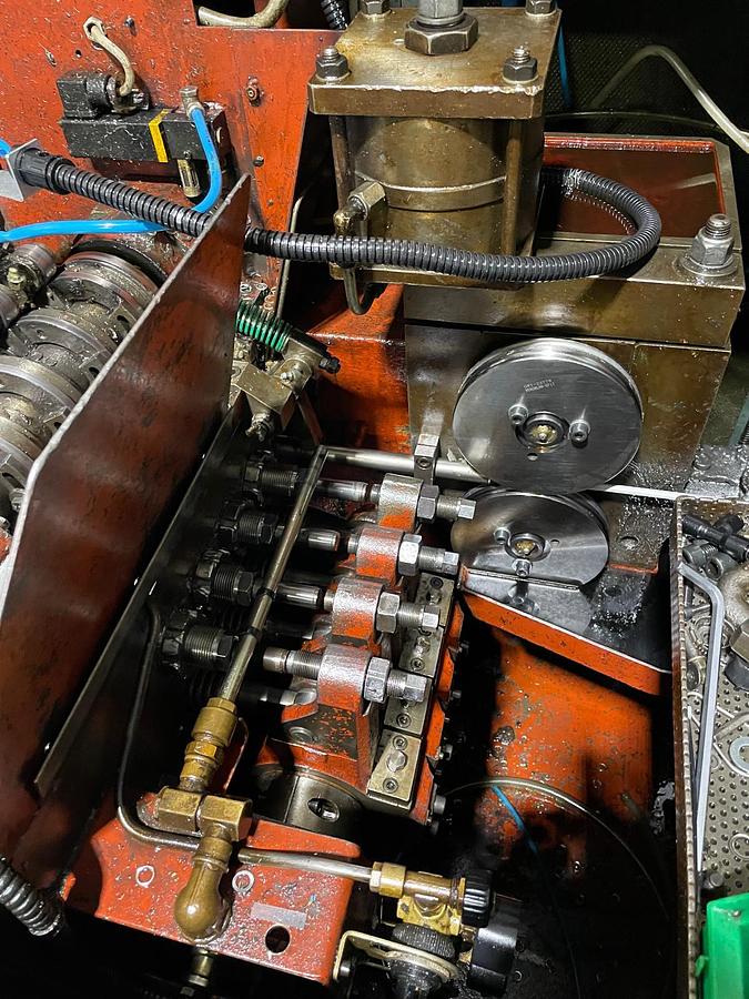 Gebraucht SACMA SP17 – 4 Matrizen / 7-Stufen Mehrstufenpresse (Boltmaker)