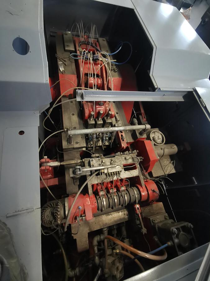 Gebraucht CHUN ZU CBF 63S – 3 Matrizen / 3-Stufen Mehrstufenpresse (Bolt Former)